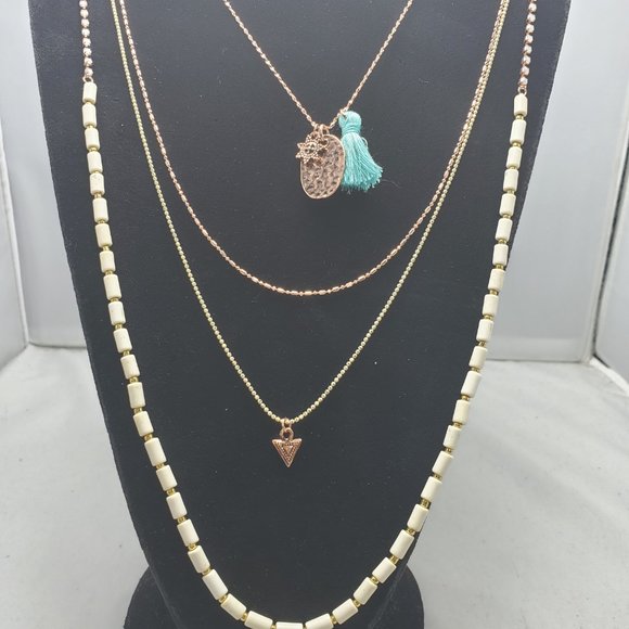 BKE 5 layered necklace rose gold chain- cream color beads - Picture 7 of 8